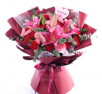 百合花的寓意和花语 简述百合花的象征意义