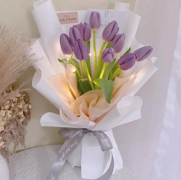 郁金香花语及寓意图片
