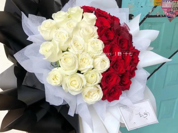 四朵玫瑰花代表什么意思