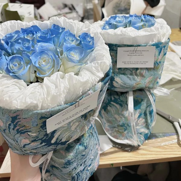 碎冰蓝玫瑰花语是什么意思