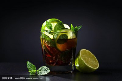 薄荷可以浇可乐吗 薄荷可以加入可乐吗？