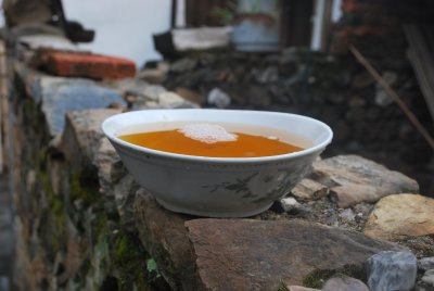 黄酒能浇花吗 黄酒适合浇花吗？