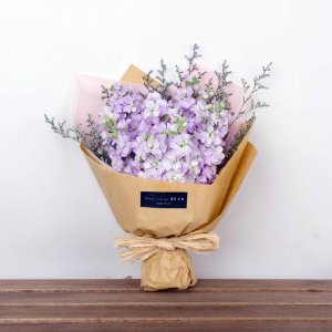 女朋友毕业送什么花好 女友毕业送什么花合适？