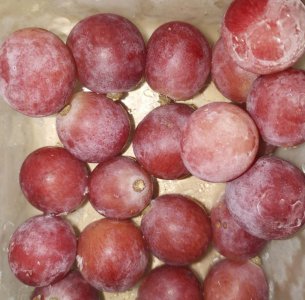 新鲜葡萄可以冷冻保存吗 新鲜葡萄可否冷冻？