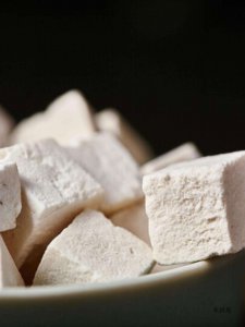 茯苓和白茯苓一样吗 茯苓和白茯苓有何区别？