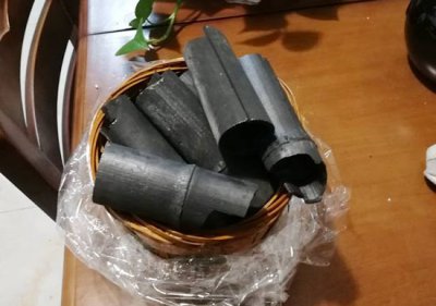 竹炭包能种花？可以但要适量 竹炭包能种花吗|可以但要适量