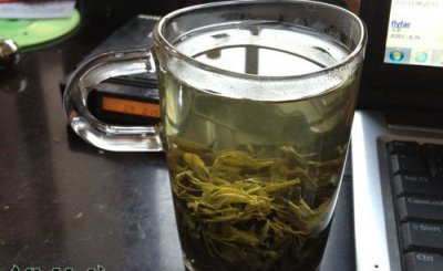 隔夜茶能浇花吗 隔夜茶可否浇花？
