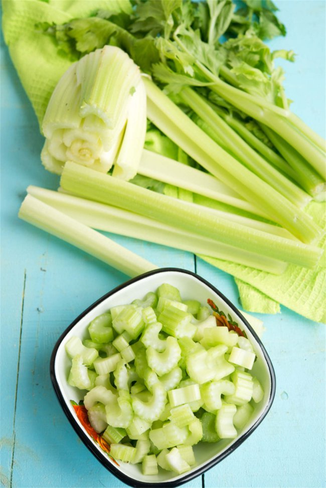 阳台种上盆“芹菜”