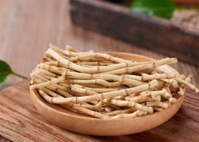 鱼腥草功效作用解析 鱼腥草抗菌消炎临床应用