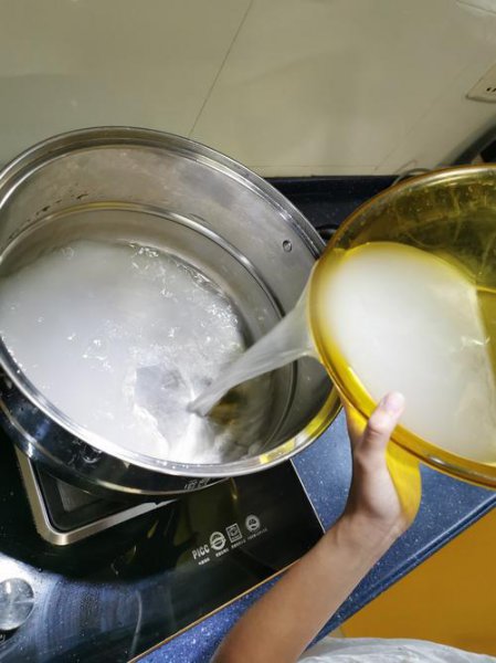 淘米水发酵后臭了还能浇花吗